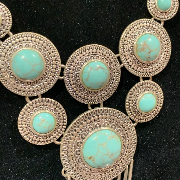 Silver toned necklace - turquoise colored & spiked detail American Indian style - Picture 2 of 11